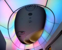 RGB-лента за полупрозрачной пленкой натяжного потолка.