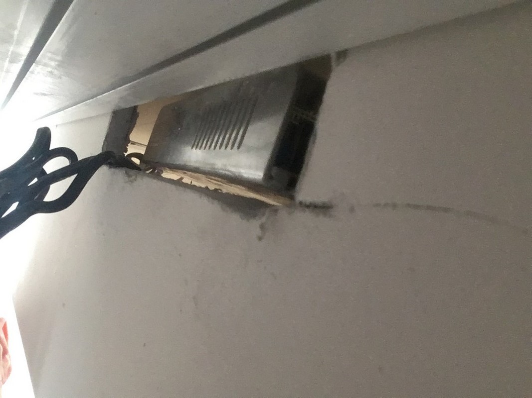 Куда спрятать трансформатор светодиодной ленты в натяжном потолке.